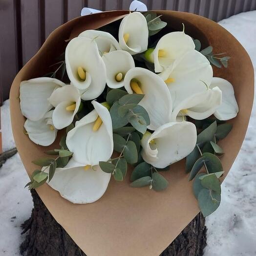Callas con eucalipto