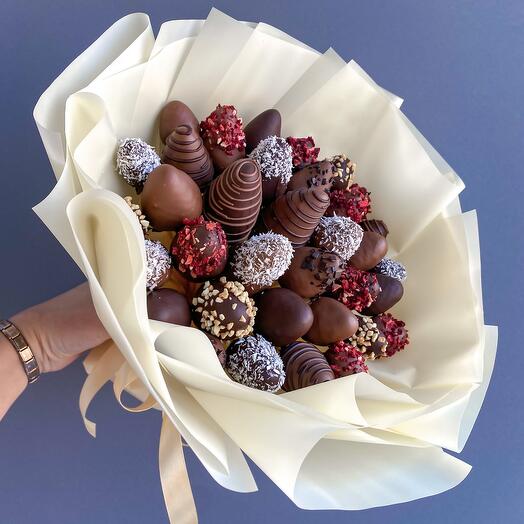 Chocolate-covered strawberries / size M