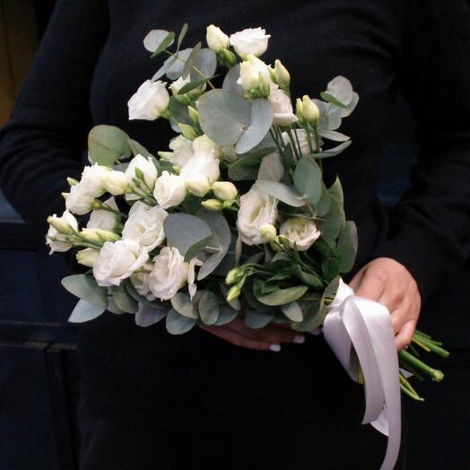 Ramo de novia de Lisianthus (eustoma) y eucalipto