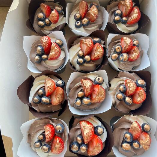 Juego de cupcakes de lujo con bayas