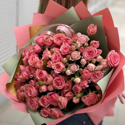 Bouquet of 19 bush roses