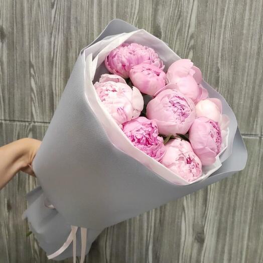 Bouquet of 9 pink peonies