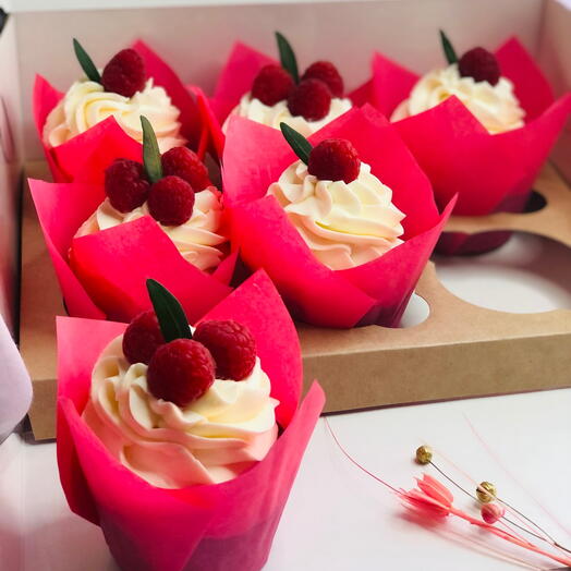 Chocolate and caramel cupcakes 6 pcs.