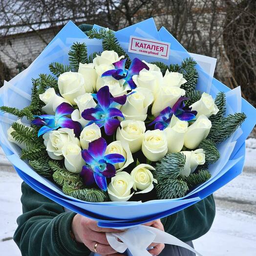 Букет в зимней тематике с дендробиумом