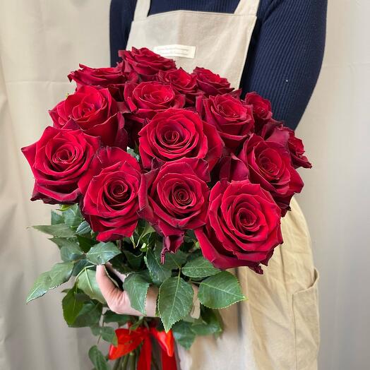 Bouquet of 15 red roses