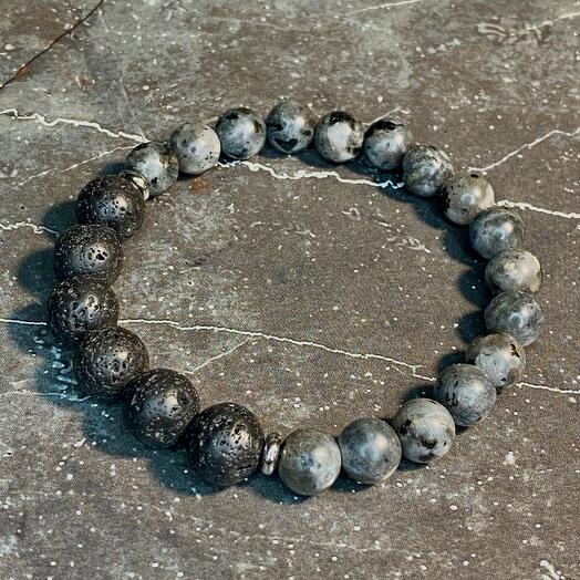 Браслет из лаврикита и лавы