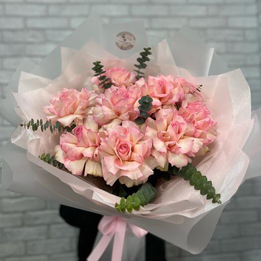 Воздушный букет из французских роз