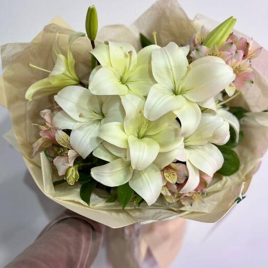 Bouquet of white lilies and alstroemeria
