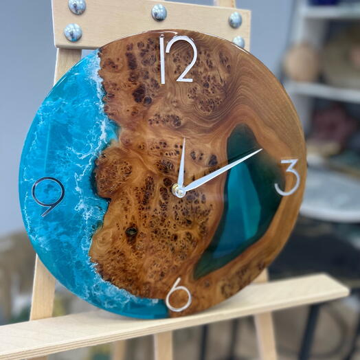 Часы из эпоксидной смолы