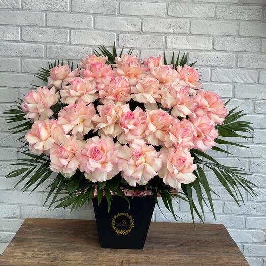 Коробка с французскими розами