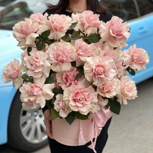 Blush Grande — Коробка из 45 французских роз премиум-класса