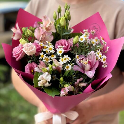 Ромашки, орхидеи, эустома , альстромерия сборный букет
