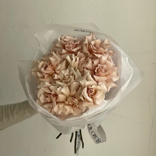 Mono bouquet of cream roses