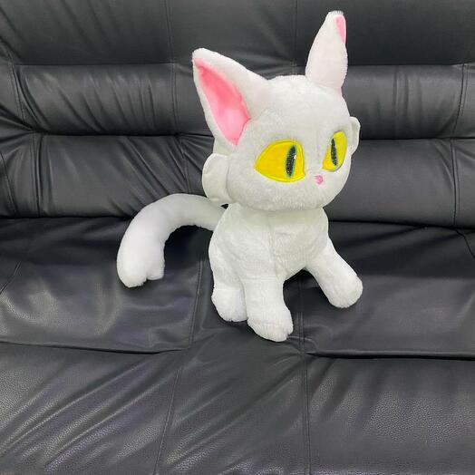 Кошка белая , 38 см высотой с острыми ушками