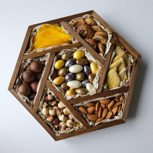 Ореховый набор с сухофруктами, М