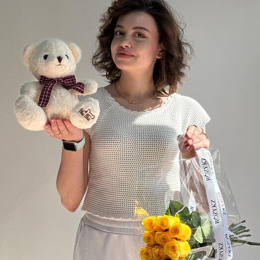 Композиция сумочки роз и медвежонка