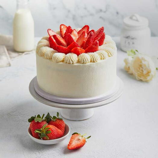 Fresh cream Strawberry cake