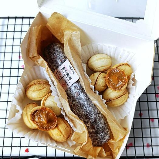 Набор орешки со сгущенкой и сладкая колбаса