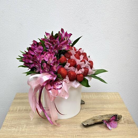 Strawberries and flowers