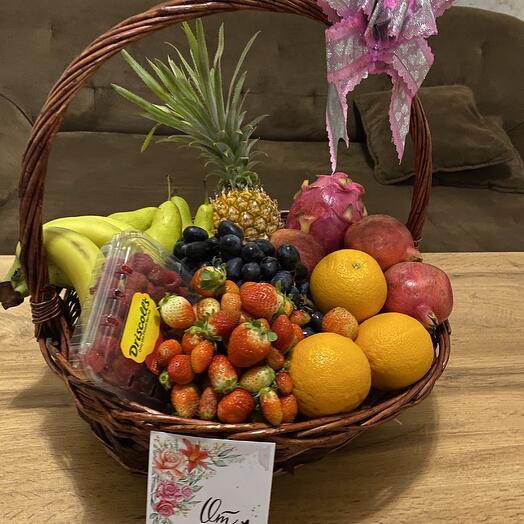Корзина фруктами