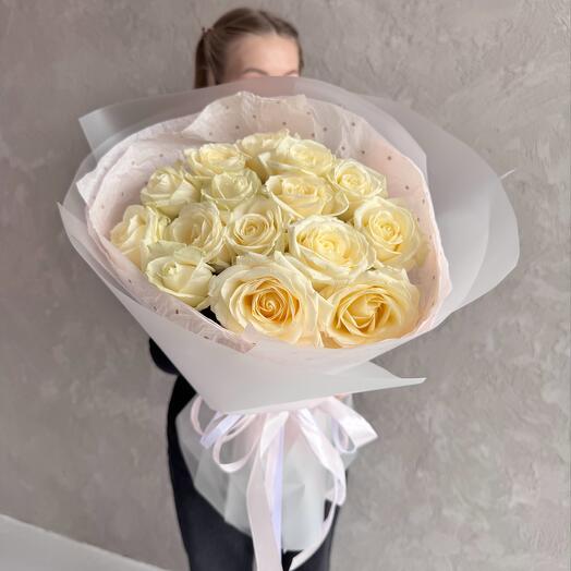 Bouquet of white roses