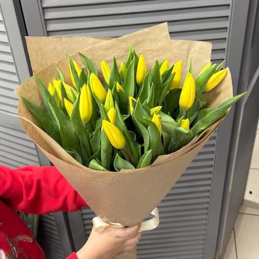 Yellow tulips 25
