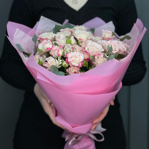 Букет из кустовых роз розовых