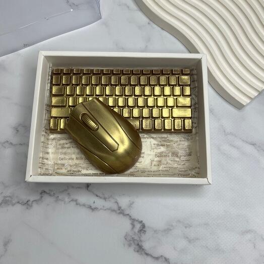 Шоколадная клавиатура с мышкой