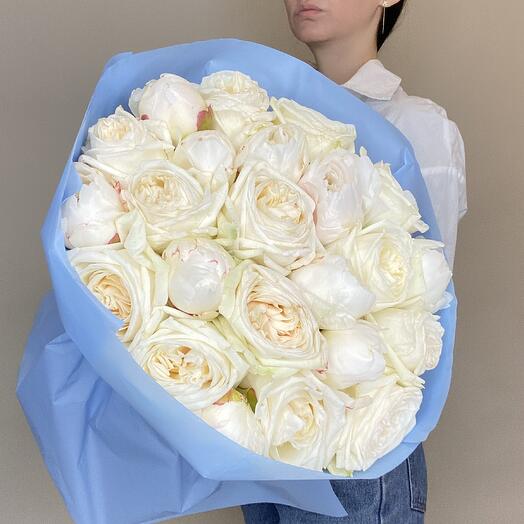 Розы и пионы