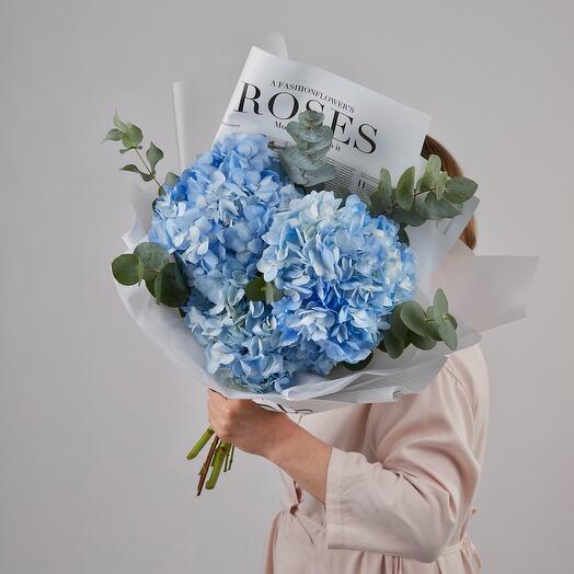 Bouquet with blue hydrangeas and eucalyptus 642