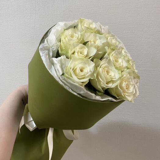 Моно букет из 11 белых роз