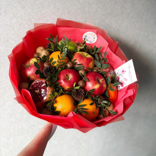 Ramo de frutas con nueces