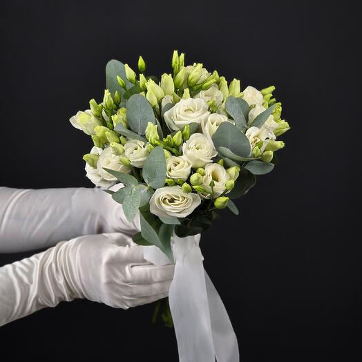 Букет невесты из эустомы