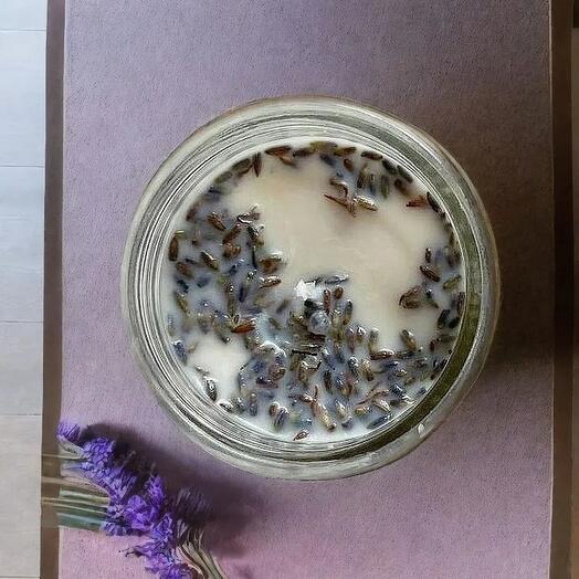 Свеча "Лаванда" ручная работа