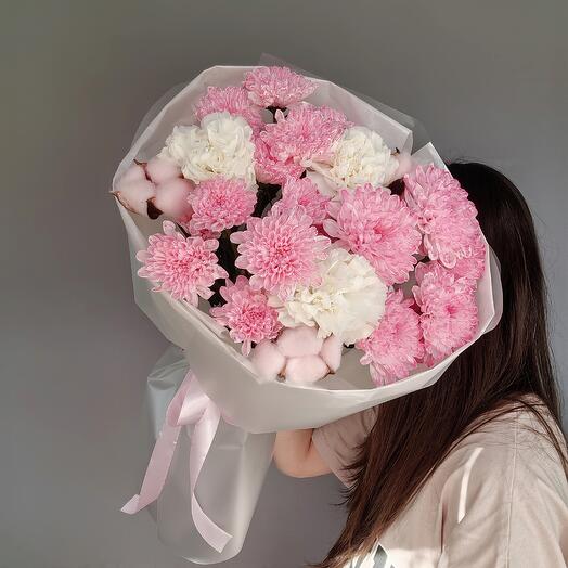 Нежный букет для МАМЫ с хризантемами, диантусами и хлопком 🌸