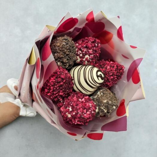 Букет 7 клубник в шоколаде арт. 10210