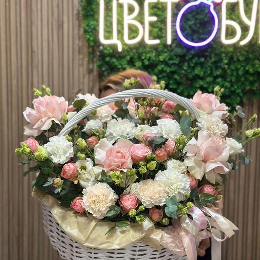 Корзина с цветами Романс