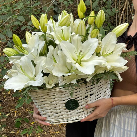 Picnic de Ángeles (20 lirios en una cesta)
