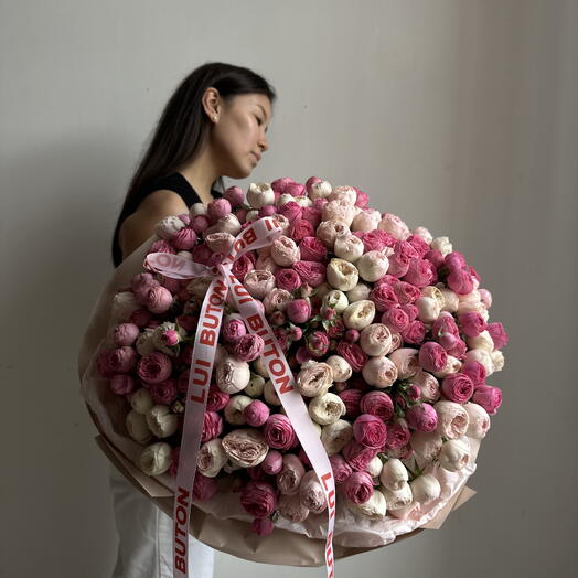 Букет «51 пионовидных кустовых роз Giselle + Mansfield Park»