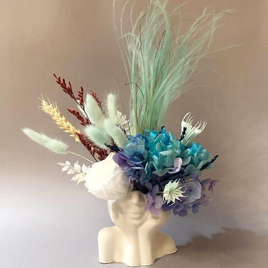 Интерьерное кашпо с сухоцветами