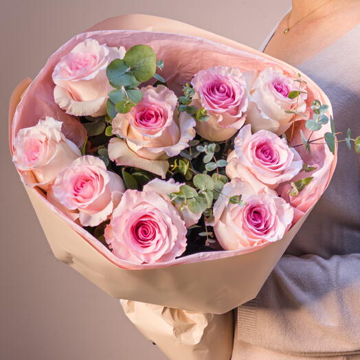 Букет из пионовидных роз с эвкалиптом 🎀🩷