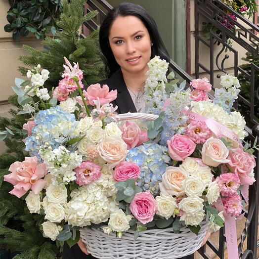Maison Royale — люксовая цветочная корзина XL ручной работы с эффектом цветущего сада