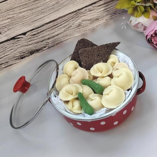 Шоколадные пельмени в кастрюльке