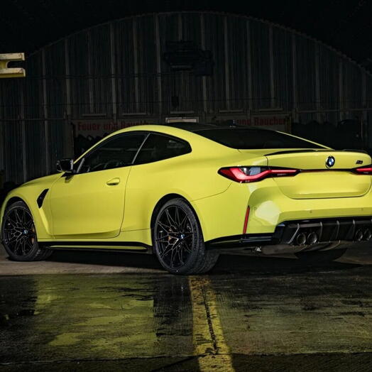 Подарочный сертификат «Заезд на спорткаре BMW M4 G82 на гоночном треке» (30 минут, Гоночное такси)