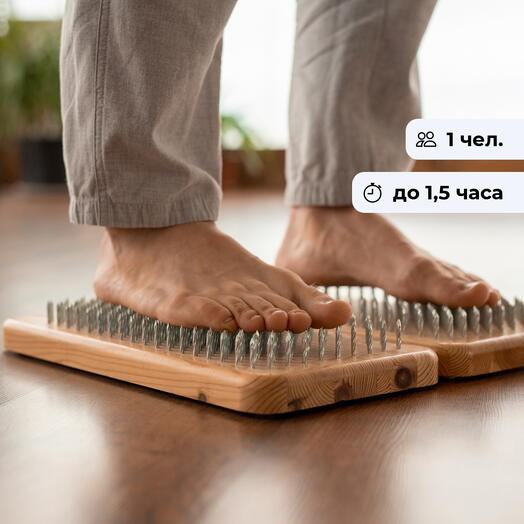 Садху.  Практика гвоздестояния
