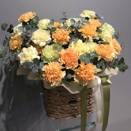 Корзина с диантусами