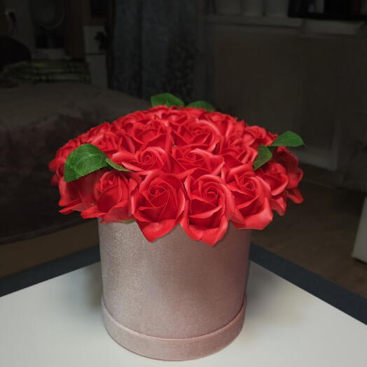 Букет из красных роз, 33 шт