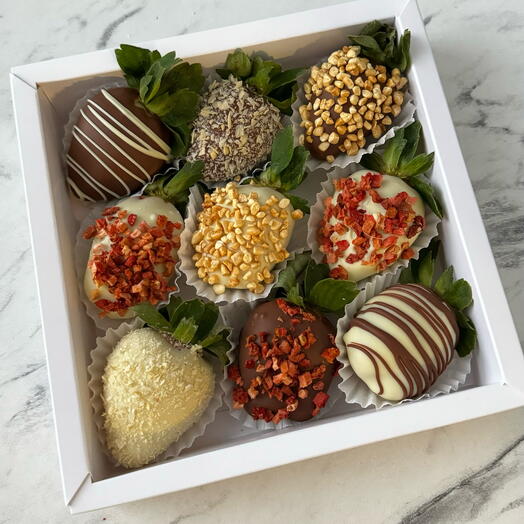 Chocolate-covered strawberries 9 pieces
