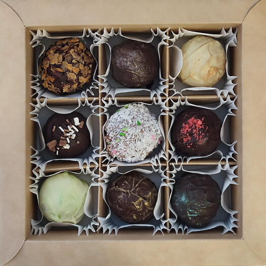 Набор  шоколадных конфет из 9 шт