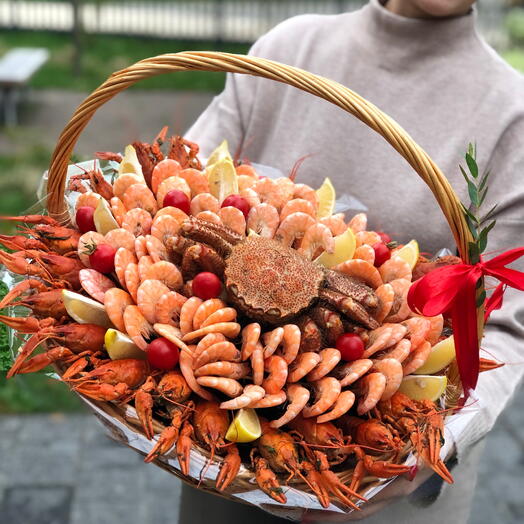 «Взрыв вкуса» Корзина с раками и крабом